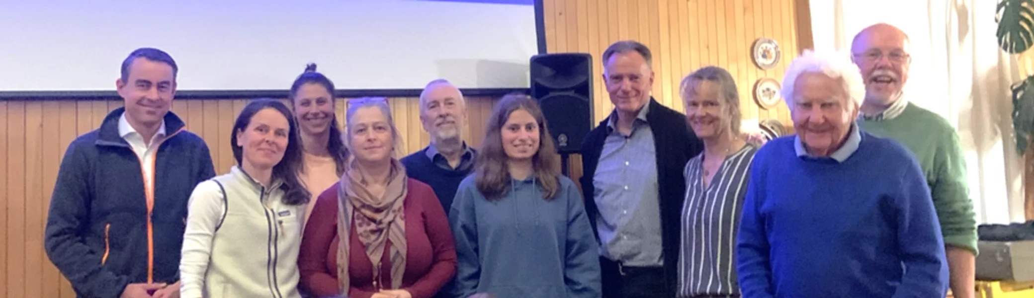 Mitgliederversammlung Starnberg 2025 - Foto von Vorstand und Beirat | © DAV Starnberg/Devon Gray