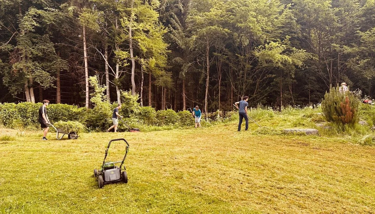 Mähen und Rechen | © DAV Starnberg