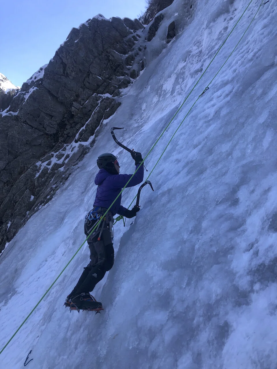 hantieren mit scharfen Waffen erfordert Konzentration und Umsicht | © DAV Starnberg