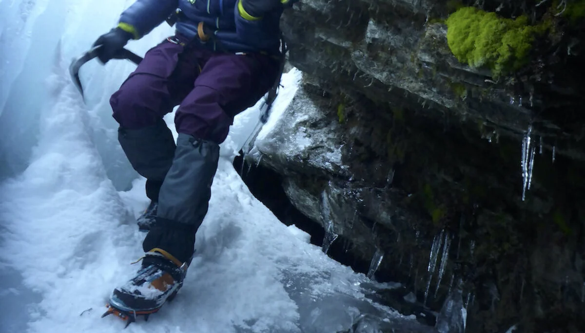 Auch der Teil hinterm Eisvorhang wird erkundet | © DAV Starnberg