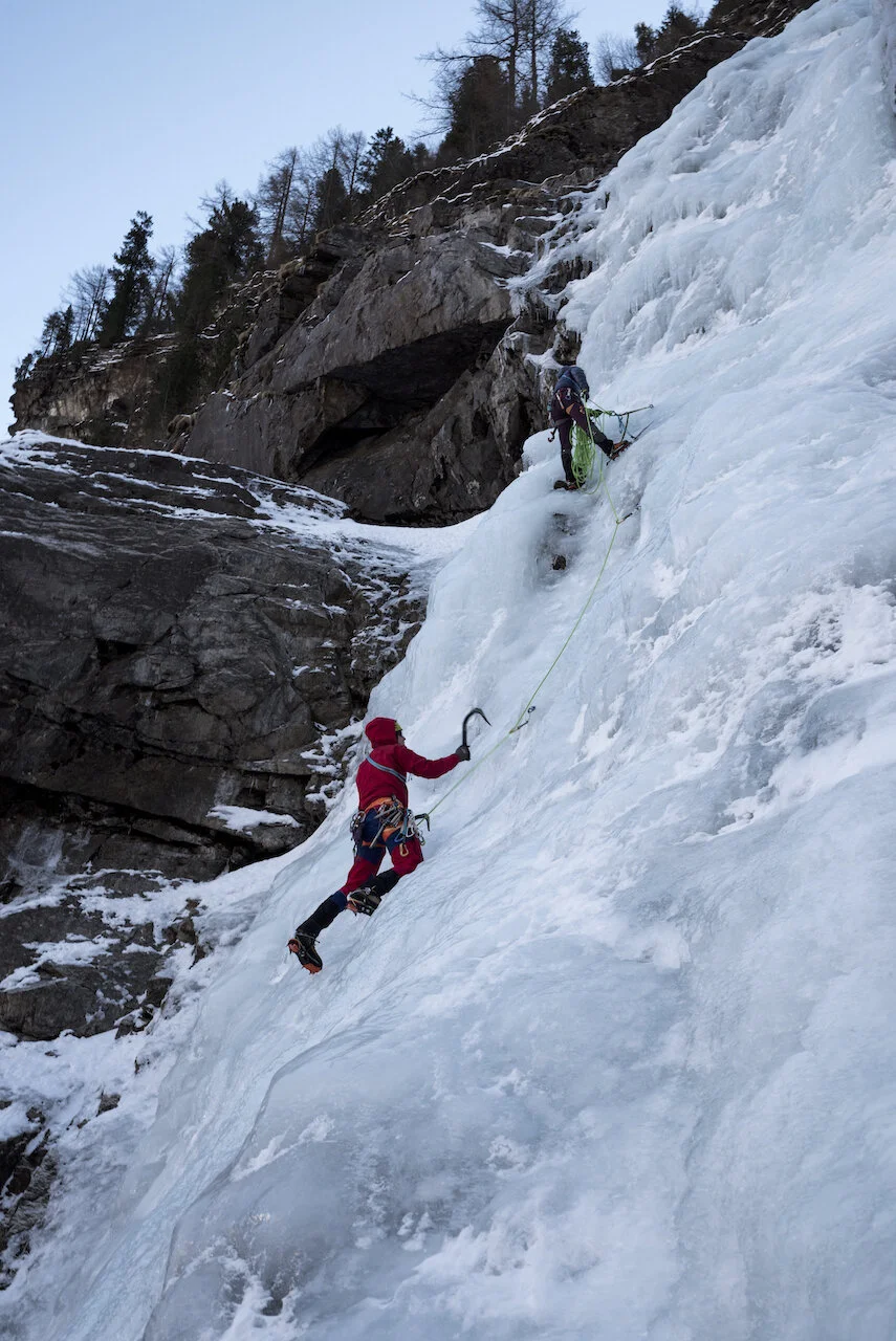 im linken Teil vom Höhkar Fall (Vorsicht: bei warmer Witterung/Föhn zerfällt der rechte Teil!) | © DAV Starnberg