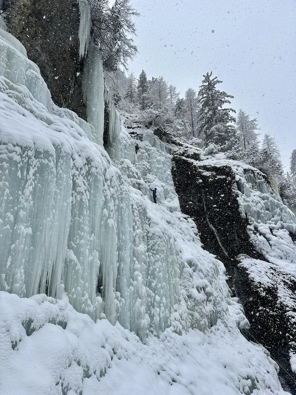 In Aktion - Beim Eisklettern | © DAV Starnberg