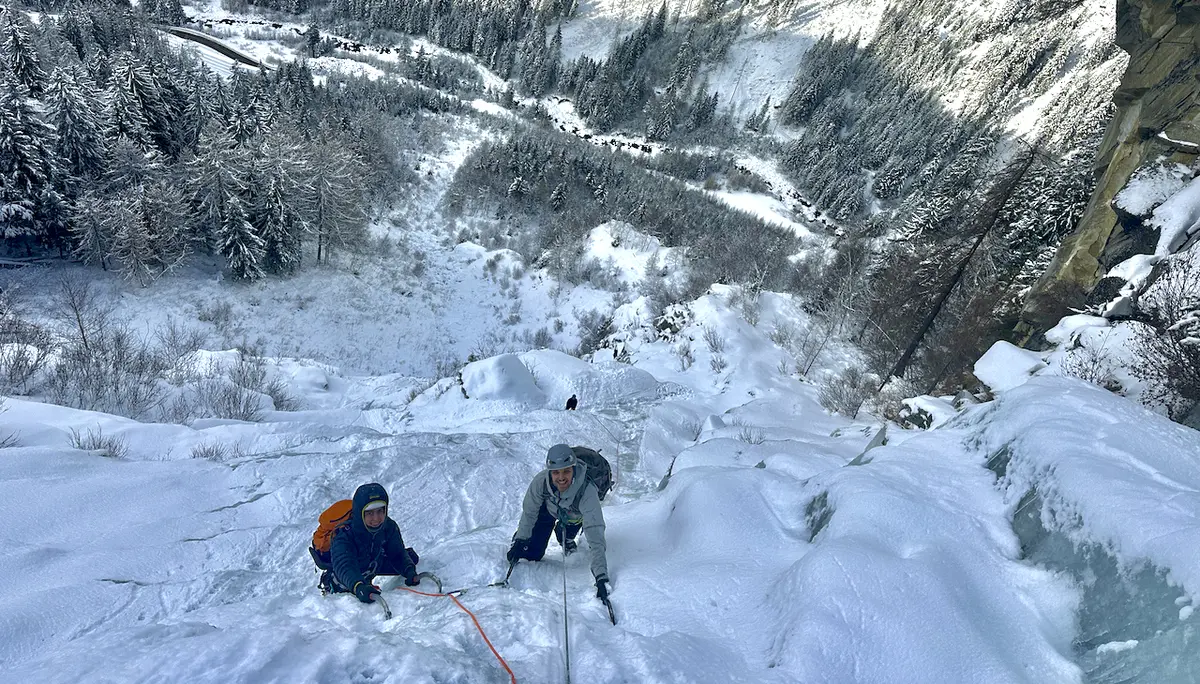 In Aktion - Beim Eisklettern | © DAV Starnberg