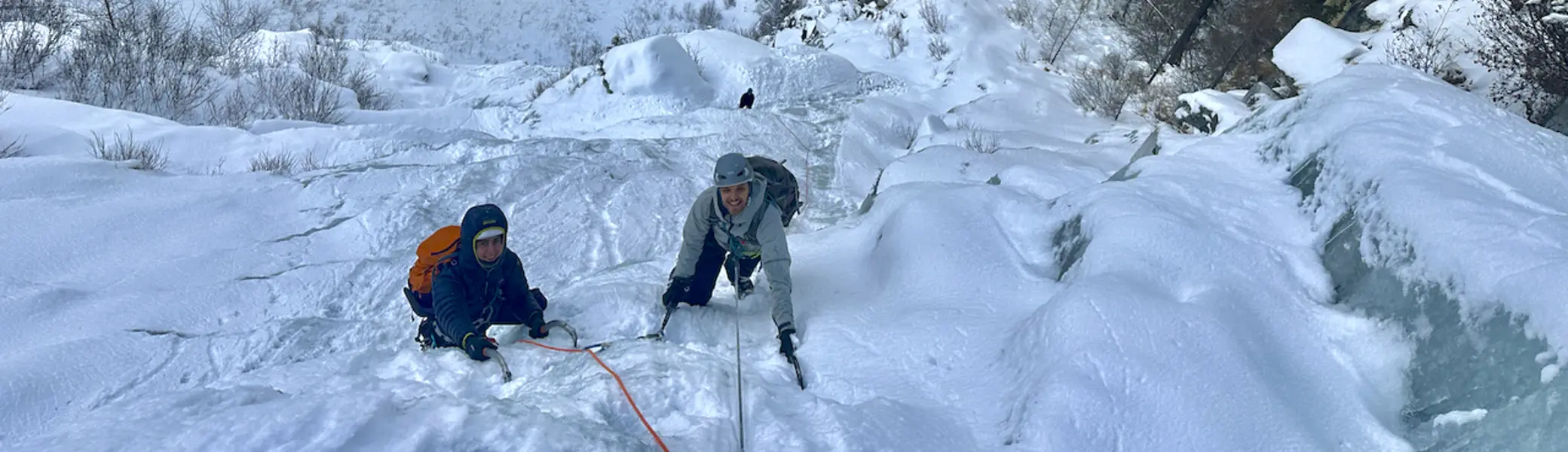 In Aktion - Beim Eisklettern | © DAV Starnberg