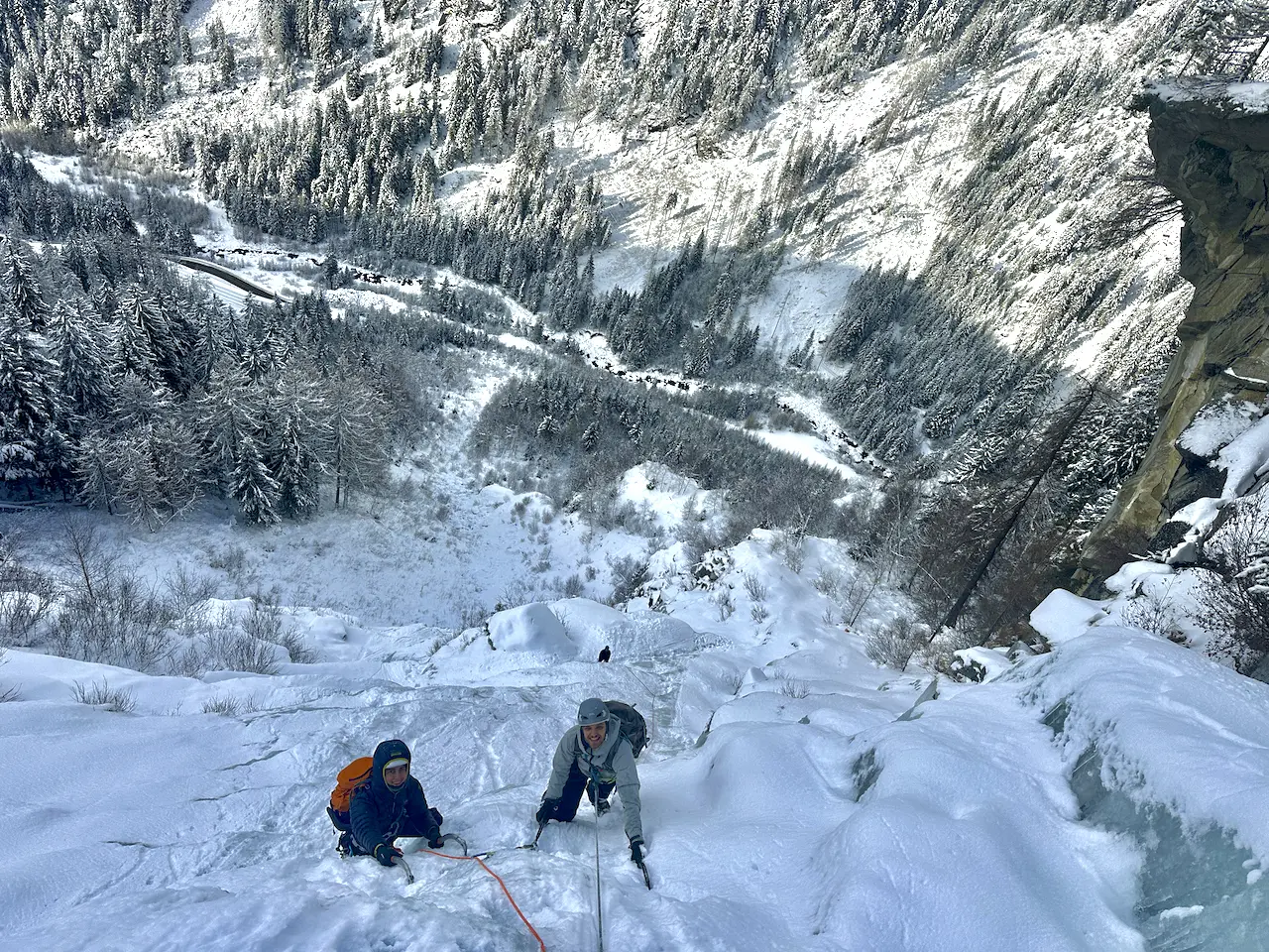 In Aktion - Beim Eisklettern | © DAV Starnberg