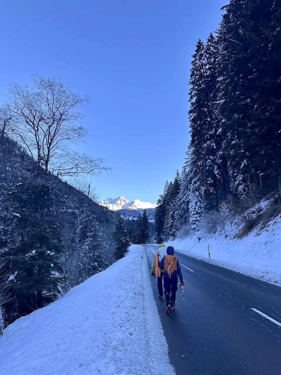 In Aktion - Beim Eisklettern | © DAV Starnberg