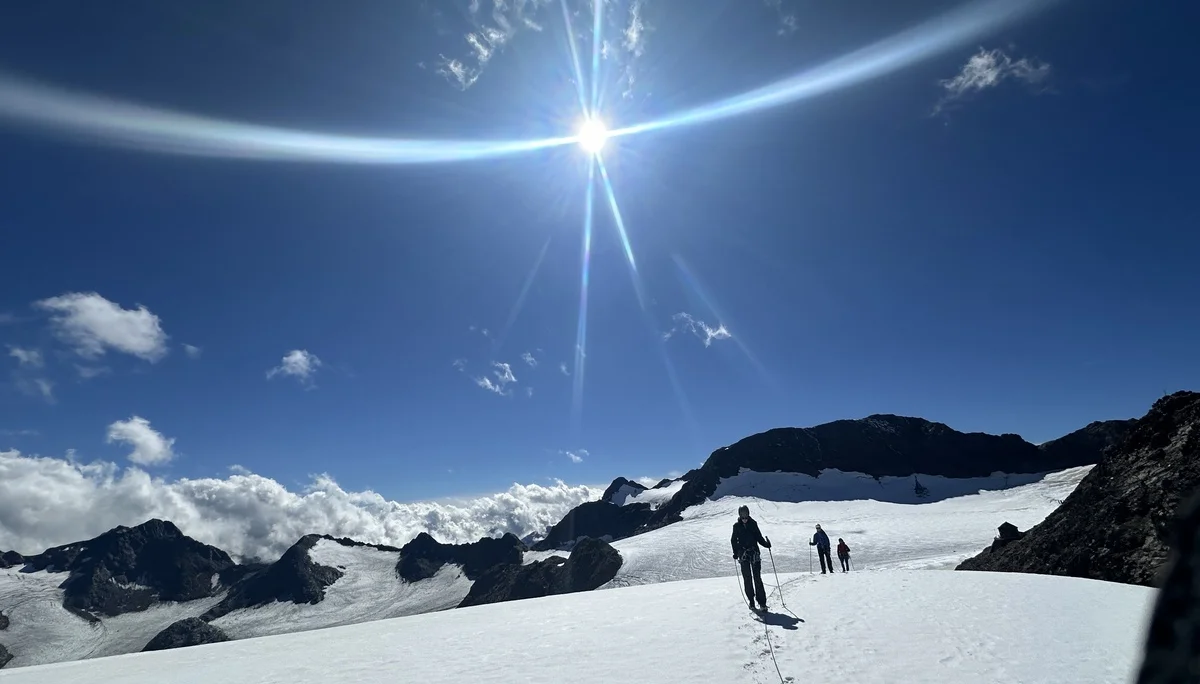 Hochstubai 2 - sonniges Schneeplateau | © DAV Starnberg/Angelika Kaunicnik