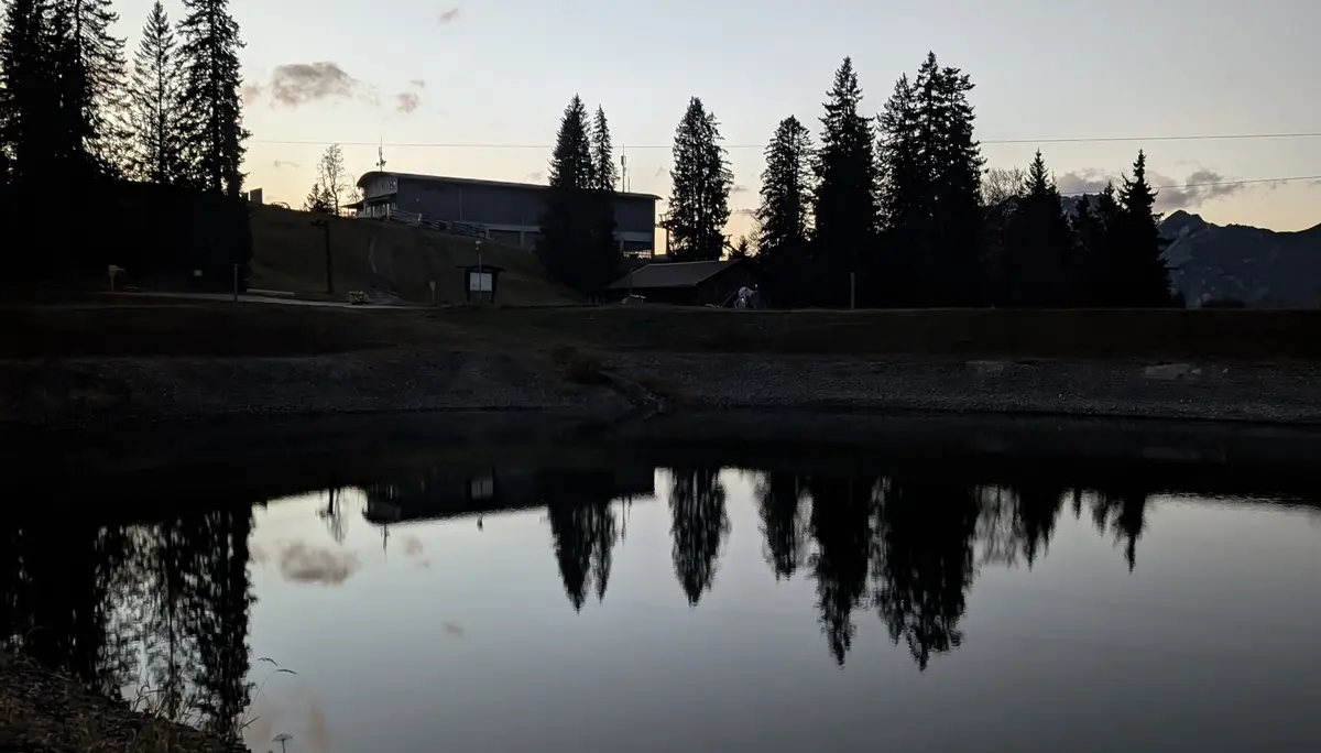 Spiegelung im See während der Abenddämmerung | © DAV Starnberg - Sina Bakenhus