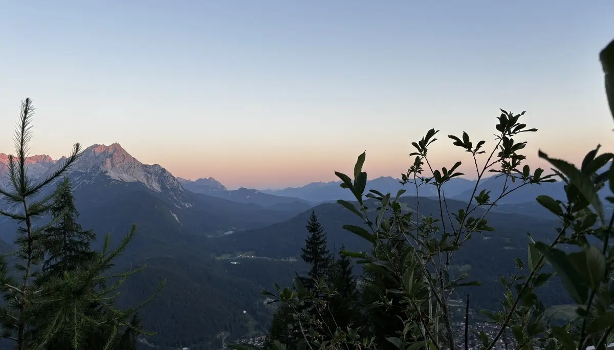 Sonnenaufgang an der Mittenwalder Hütte | © DAV Starnberg - Sina Bakenhus