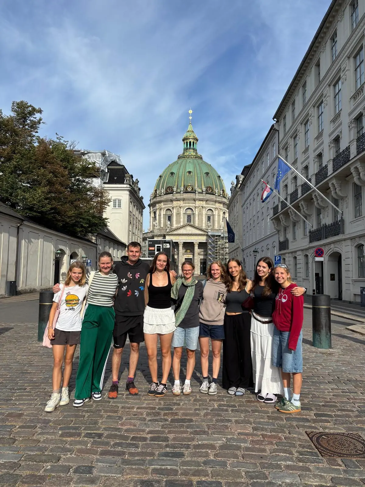 Gruppenfoto vor der Kirche in Kopenhagen | © DAV Starnberg - Celina Wackerl