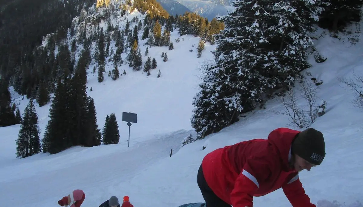 Krabbeln im Schnee | © jDAV Starnberg