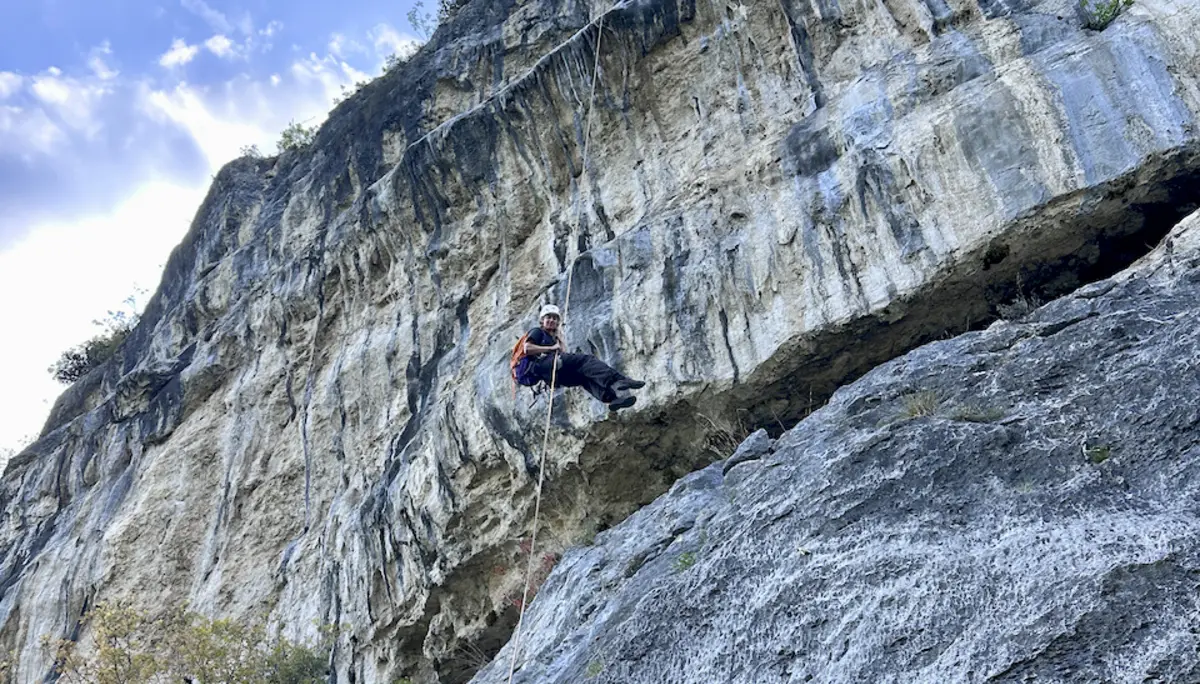 Ziemlich spektakuläre Abseilpiste aus der Parete de Padaro "via della rampa" | © DAV Starnberg - Angelika Kaunicnik