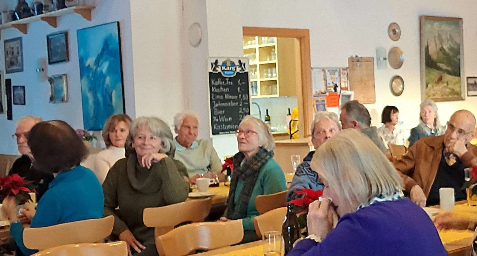 Herbstfest Versammelte Leute an den Tischen | © DAV Starnberg/ Helga Friedl