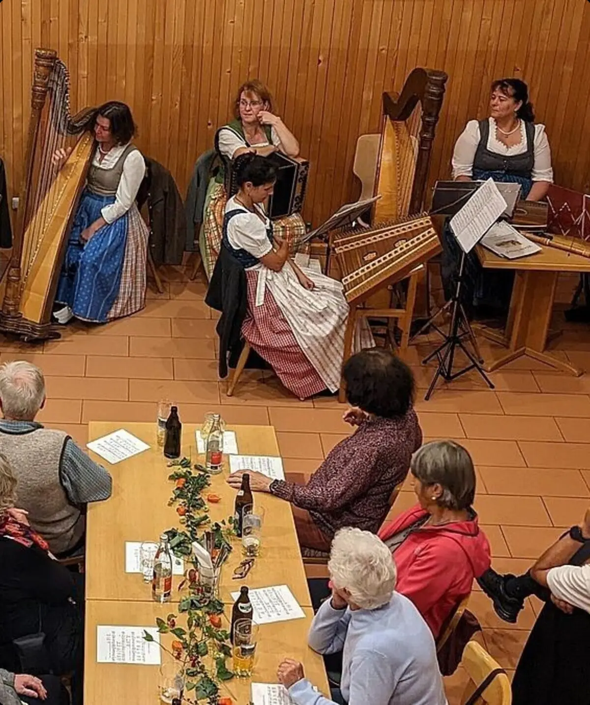 Gemeinsames Musizieren im Vereinsheim | © DAV Starnberg