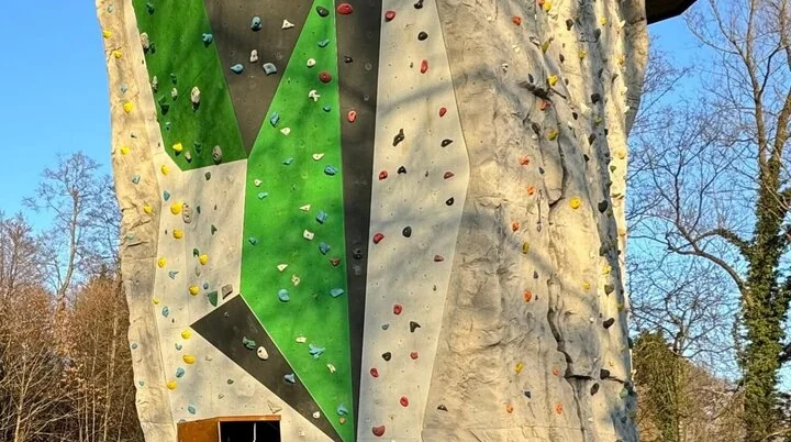 Neue Routen am Kletterturm in Starnberg | © DAV Starnberg